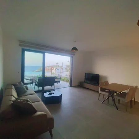 Azure Pearl - Wake Up By The Sea Oceanfront Garden Retreat With Pool *