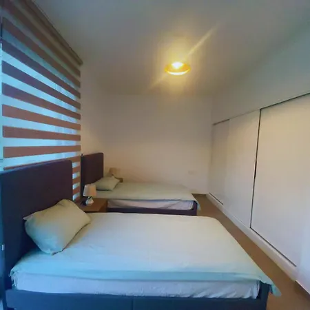 Apartament Azure Pearl - Wake Up By The Sea Oceanfront Garden Retreat With Pool *