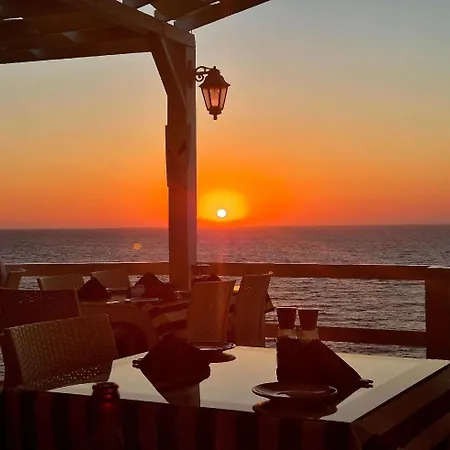 Azure Pearl - Wake Up By The Sea Oceanfront Garden Retreat With Pool *