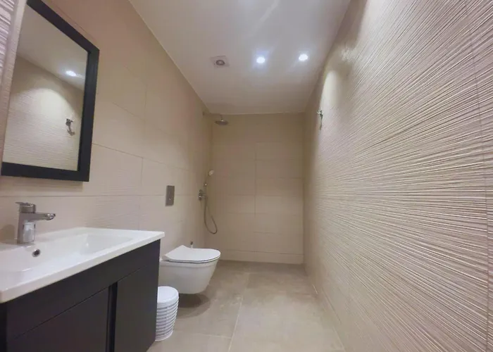 Azure Pearl - Wake Up By The Sea Oceanfront Garden Retreat With Pool Apartament