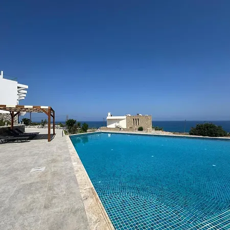 Azure Pearl - Wake Up By The Sea Oceanfront Garden Retreat With Pool * Agios Nikolaos (Famagusta)