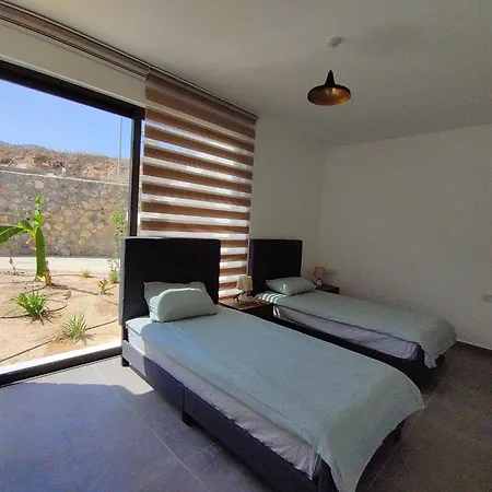 Апартаменты Azure Pearl - Wake Up By The Sea Oceanfront Garden Retreat With Pool *