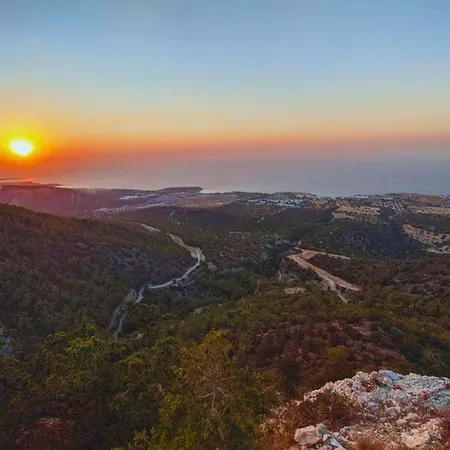 Azure Pearl - Wake Up By The Sea Oceanfront Garden Retreat With Pool Agios Nikolaos (Famagusta)