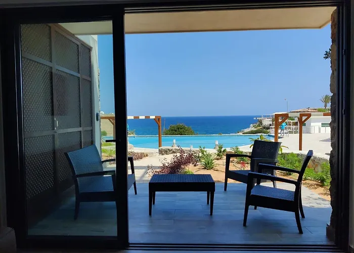 Azure Pearl - Wake Up By The Sea Oceanfront Garden Retreat With Pool