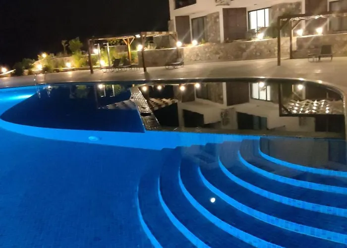 Azure Pearl - Wake Up By The Sea Oceanfront Garden Retreat With Pool * Agios Nikolaos (Famagusta)