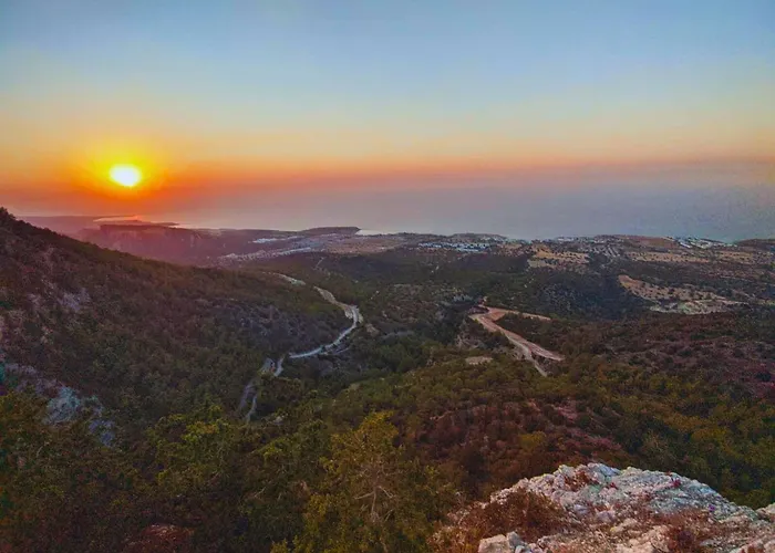 Azure Pearl - Wake Up By The Sea Oceanfront Garden Retreat With Pool Agios Nikolaos (Famagusta)