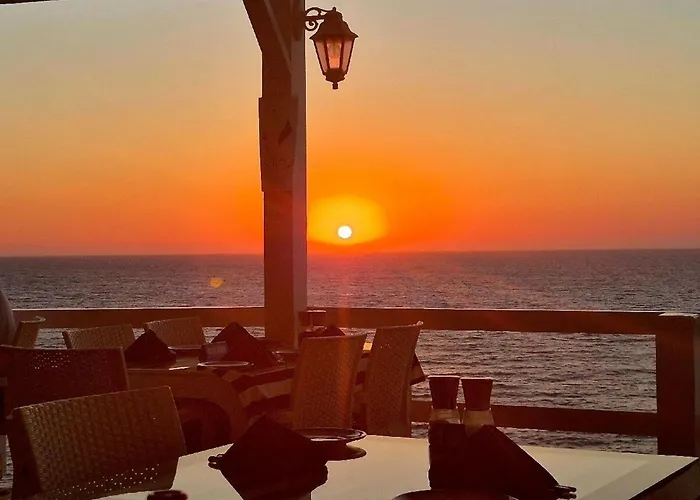 Azure Pearl - Wake Up By The Sea Oceanfront Garden Retreat With Pool *